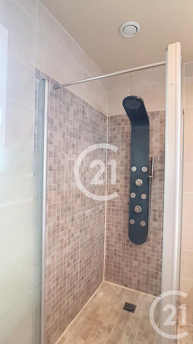 Maison &agrave; louer - 5 pi&egrave;ces - 140,52 m2 - St Martin De Crau - 13 - PROVENCE-ALPES-COTE-D-AZUR