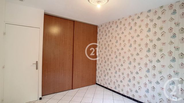 Maison &agrave; louer - 5 pi&egrave;ces - 140,52 m2 - St Martin De Crau - 13 - PROVENCE-ALPES-COTE-D-AZUR