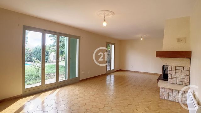 Maison &agrave; louer - 5 pi&egrave;ces - 140,52 m2 - St Martin De Crau - 13 - PROVENCE-ALPES-COTE-D-AZUR