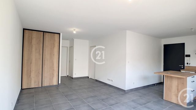 Maison &agrave; louer - 3 pi&egrave;ces - 60,45 m2 - Mas Thibert - 13 - PROVENCE-ALPES-COTE-D-AZUR