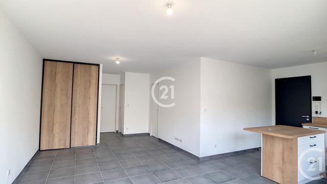 Maison &agrave; louer - 3 pi&egrave;ces - 60,45 m2 - Mas Thibert - 13 - PROVENCE-ALPES-COTE-D-AZUR