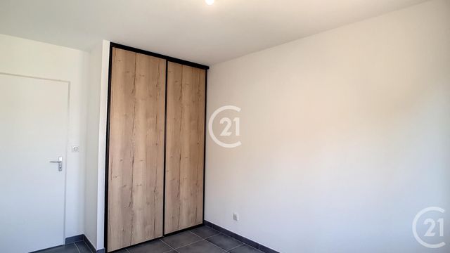 Maison &agrave; louer - 3 pi&egrave;ces - 60,45 m2 - Mas Thibert - 13 - PROVENCE-ALPES-COTE-D-AZUR