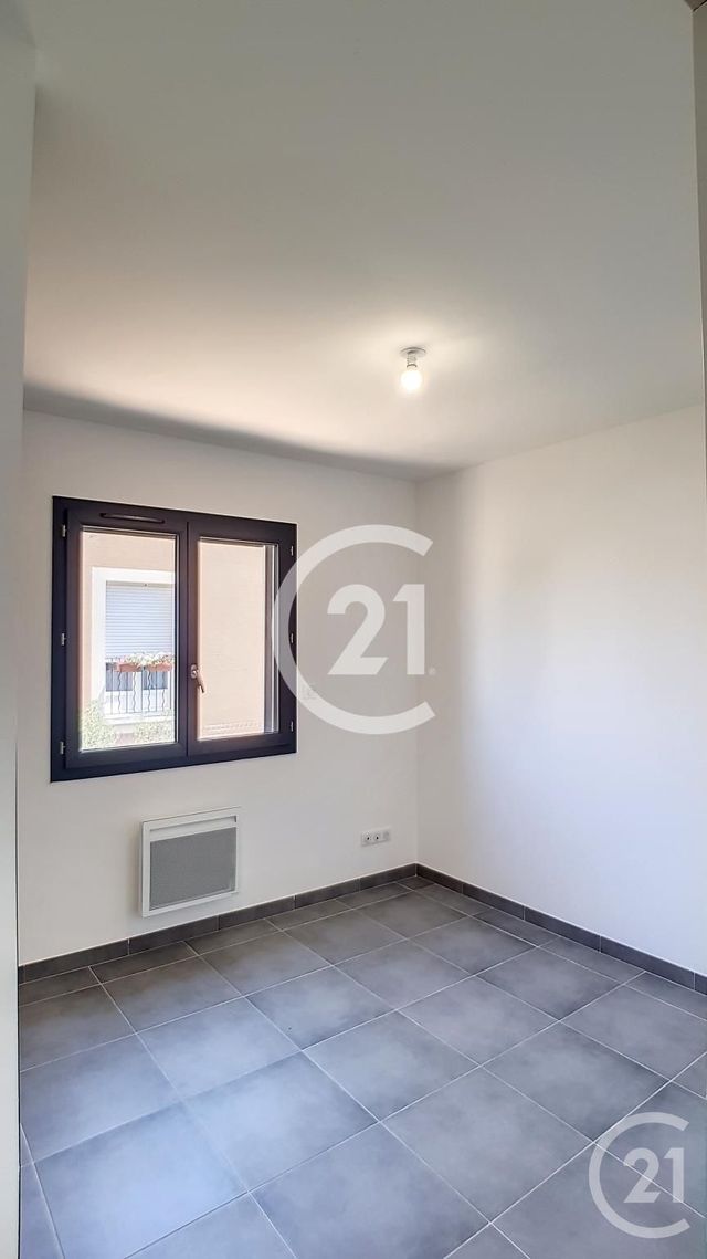 Maison &agrave; louer - 3 pi&egrave;ces - 60,45 m2 - Mas Thibert - 13 - PROVENCE-ALPES-COTE-D-AZUR