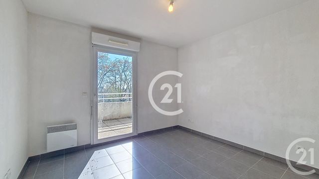 Appartement F4 &agrave; louer - 4 pi&egrave;ces - 89,79 m2 - St Martin De Crau - 13 - PROVENCE-ALPES-COTE-D-AZUR