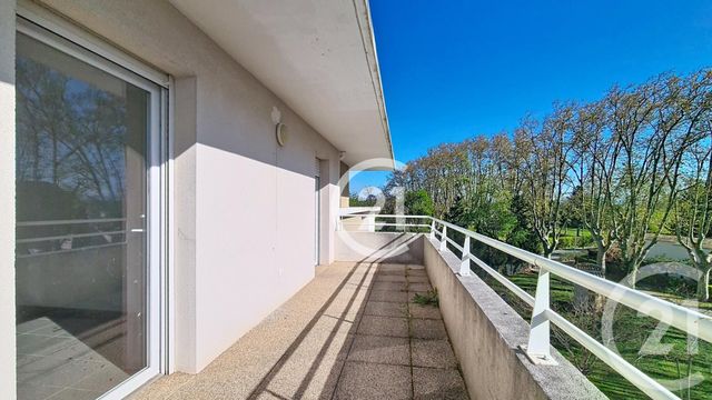 Appartement F4 &agrave; louer - 4 pi&egrave;ces - 89,79 m2 - St Martin De Crau - 13 - PROVENCE-ALPES-COTE-D-AZUR