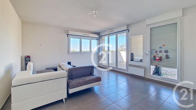 Appartement F4 &agrave; louer - 4 pi&egrave;ces - 89,79 m2 - St Martin De Crau - 13 - PROVENCE-ALPES-COTE-D-AZUR