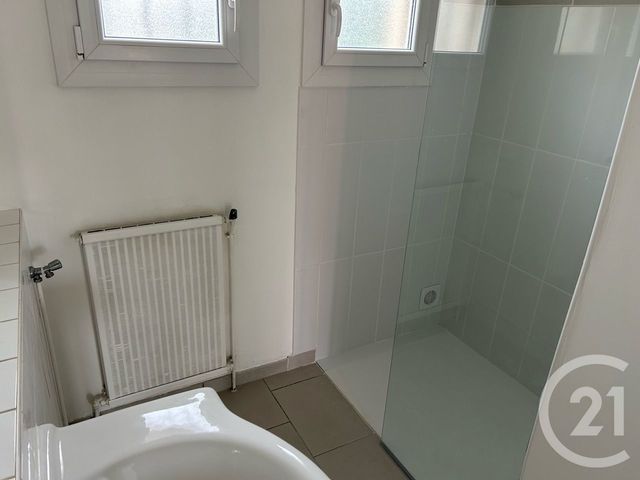 Appartement T3 &agrave; louer - 3 pi&egrave;ces - 68,98 m2 - Arles - 13 - PROVENCE-ALPES-COTE-D-AZUR
