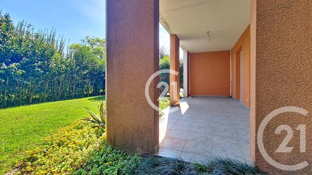 Appartement T3 &agrave; louer - 3 pi&egrave;ces - 77,19 m2 - St Martin De Crau - 13 - PROVENCE-ALPES-COTE-D-AZUR