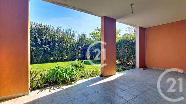 Appartement T3 &agrave; louer - 3 pi&egrave;ces - 77,19 m2 - St Martin De Crau - 13 - PROVENCE-ALPES-COTE-D-AZUR