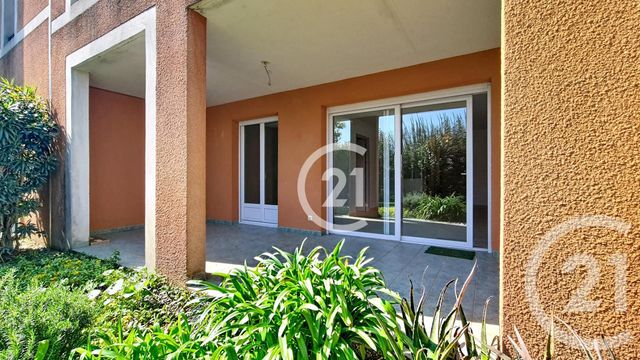 Appartement T3 &agrave; louer - 3 pi&egrave;ces - 77,19 m2 - St Martin De Crau - 13 - PROVENCE-ALPES-COTE-D-AZUR