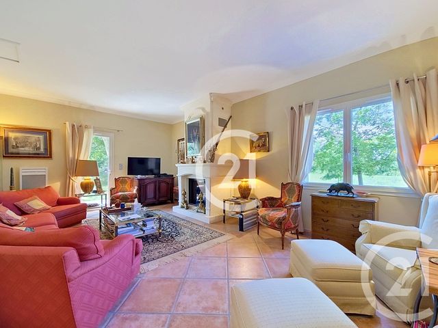 Maison &agrave; vendre - 7 pi&egrave;ces - 207 m2 - St Martin De Crau - 13 - PROVENCE-ALPES-COTE-D-AZUR