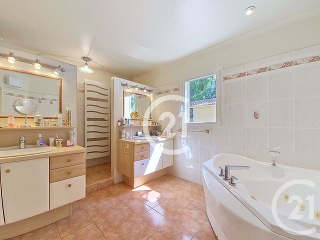 Maison &agrave; vendre - 7 pi&egrave;ces - 207 m2 - St Martin De Crau - 13 - PROVENCE-ALPES-COTE-D-AZUR