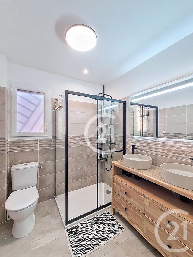 Maison &agrave; louer - 4 pi&egrave;ces - 81 m2 - Raphele Les Arles - 13 - PROVENCE-ALPES-COTE-D-AZUR