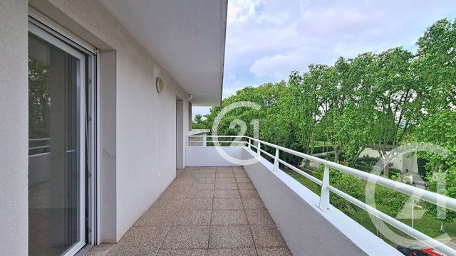 Appartement F4 &agrave; vendre - 4 pi&egrave;ces - 89,79 m2 - St Martin De Crau - 13 - PROVENCE-ALPES-COTE-D-AZUR