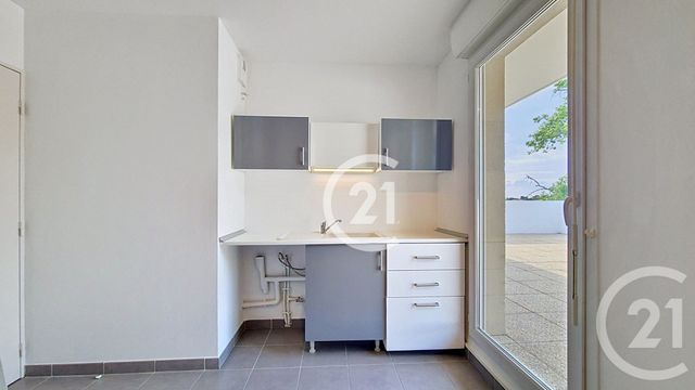 Appartement F4 &agrave; vendre - 4 pi&egrave;ces - 89,79 m2 - St Martin De Crau - 13 - PROVENCE-ALPES-COTE-D-AZUR