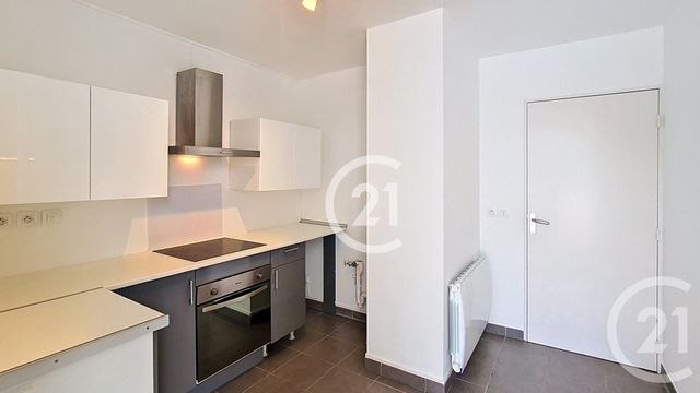 Appartement F4 &agrave; vendre - 4 pi&egrave;ces - 89,79 m2 - St Martin De Crau - 13 - PROVENCE-ALPES-COTE-D-AZUR