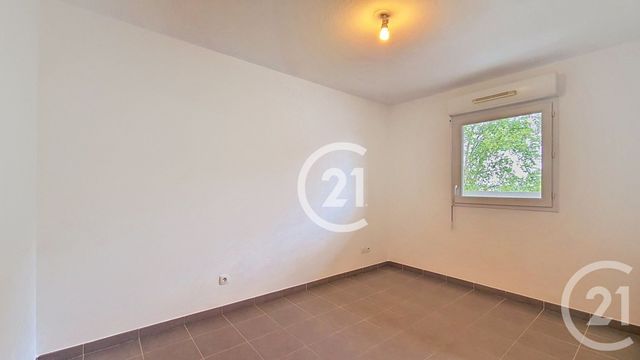 Appartement F4 &agrave; vendre - 4 pi&egrave;ces - 89,79 m2 - St Martin De Crau - 13 - PROVENCE-ALPES-COTE-D-AZUR