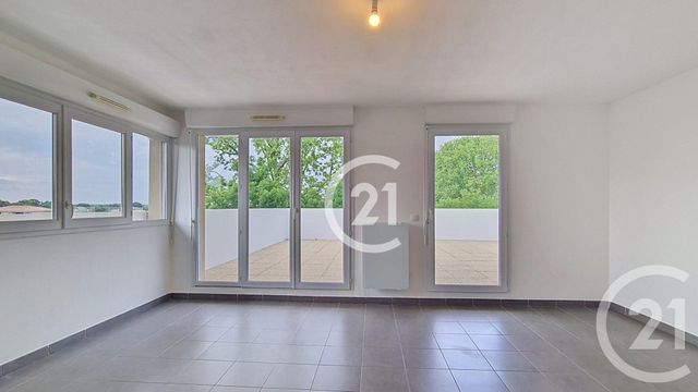 Appartement F4 &agrave; vendre - 4 pi&egrave;ces - 89,79 m2 - St Martin De Crau - 13 - PROVENCE-ALPES-COTE-D-AZUR