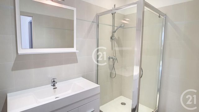 Maison &agrave; louer - 3 pi&egrave;ces - 68,65 m2 - St Martin De Crau - 13 - PROVENCE-ALPES-COTE-D-AZUR