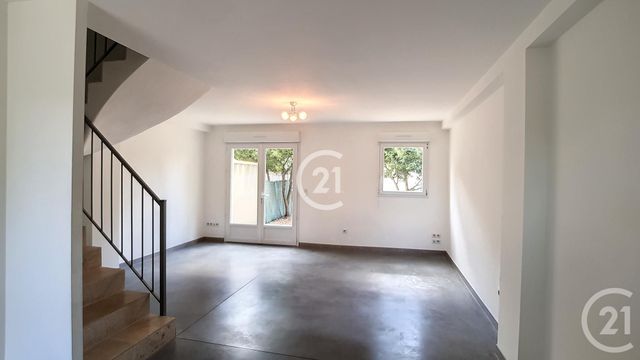 Maison &agrave; louer - 3 pi&egrave;ces - 68,65 m2 - St Martin De Crau - 13 - PROVENCE-ALPES-COTE-D-AZUR