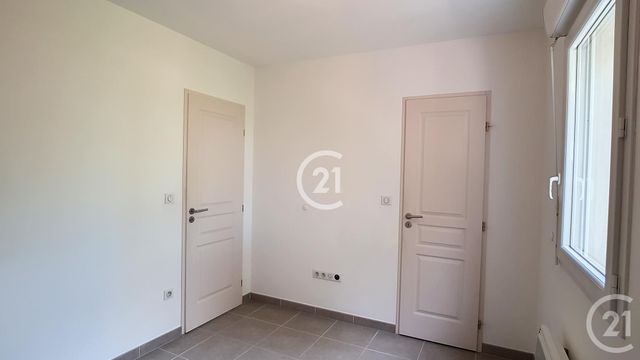 Maison &agrave; louer - 3 pi&egrave;ces - 68,65 m2 - St Martin De Crau - 13 - PROVENCE-ALPES-COTE-D-AZUR