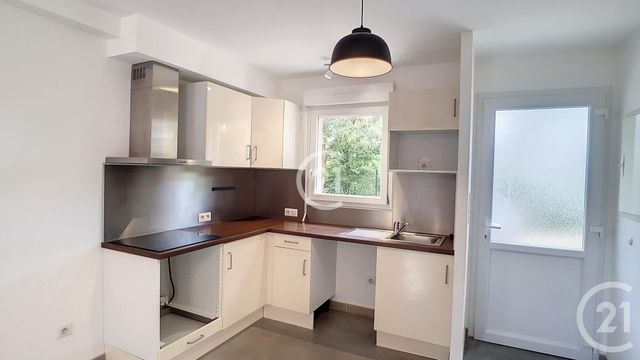 Maison &agrave; louer - 3 pi&egrave;ces - 68,65 m2 - St Martin De Crau - 13 - PROVENCE-ALPES-COTE-D-AZUR