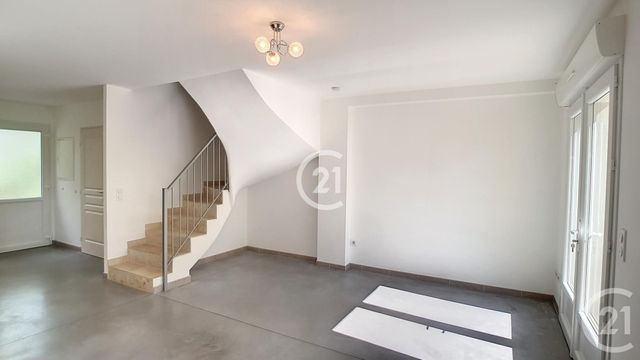 Maison &agrave; louer - 3 pi&egrave;ces - 68,65 m2 - St Martin De Crau - 13 - PROVENCE-ALPES-COTE-D-AZUR
