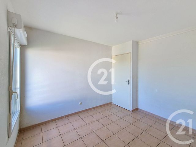 Appartement T4 &agrave; vendre - 5 pi&egrave;ces - 80 m2 - St Martin De Crau - 13 - PROVENCE-ALPES-COTE-D-AZUR