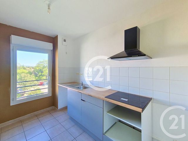 Appartement T4 &agrave; vendre - 5 pi&egrave;ces - 80 m2 - St Martin De Crau - 13 - PROVENCE-ALPES-COTE-D-AZUR
