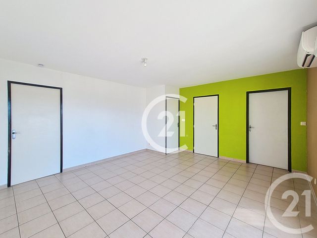 Appartement T4 &agrave; vendre - 5 pi&egrave;ces - 80 m2 - St Martin De Crau - 13 - PROVENCE-ALPES-COTE-D-AZUR