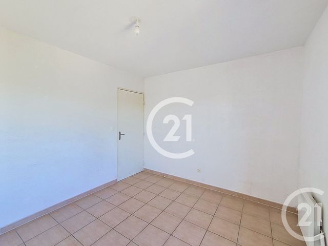 Appartement T4 &agrave; vendre - 5 pi&egrave;ces - 80 m2 - St Martin De Crau - 13 - PROVENCE-ALPES-COTE-D-AZUR
