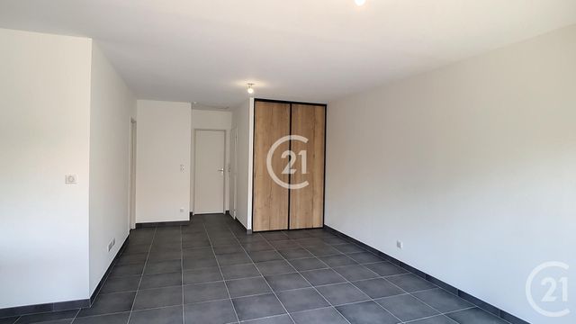 Maison &agrave; louer - 3 pi&egrave;ces - 60,45 m2 - Mas Thibert - 13 - PROVENCE-ALPES-COTE-D-AZUR