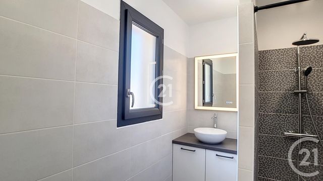 Maison &agrave; louer - 3 pi&egrave;ces - 60,45 m2 - Mas Thibert - 13 - PROVENCE-ALPES-COTE-D-AZUR