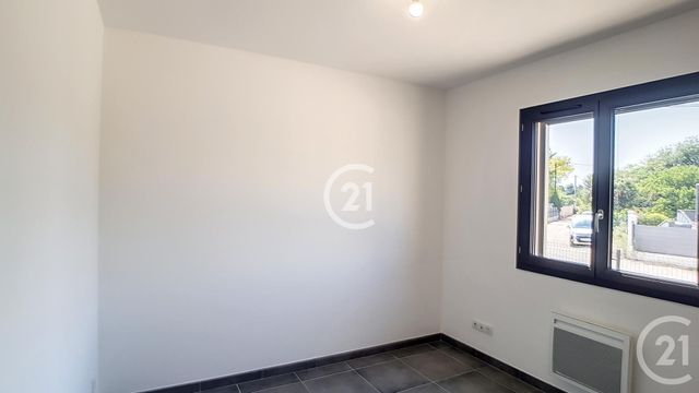 Maison &agrave; louer - 3 pi&egrave;ces - 60,45 m2 - Mas Thibert - 13 - PROVENCE-ALPES-COTE-D-AZUR