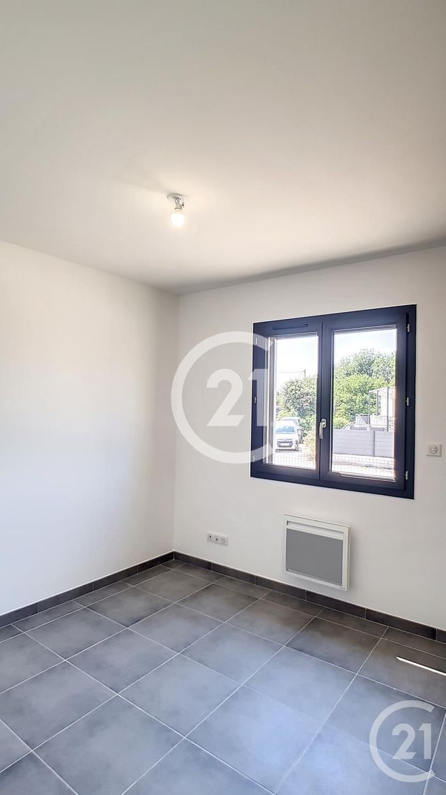 Maison &agrave; louer - 3 pi&egrave;ces - 60,45 m2 - Mas Thibert - 13 - PROVENCE-ALPES-COTE-D-AZUR