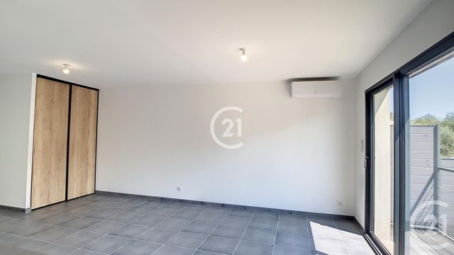 Maison &agrave; louer - 3 pi&egrave;ces - 60,45 m2 - Mas Thibert - 13 - PROVENCE-ALPES-COTE-D-AZUR