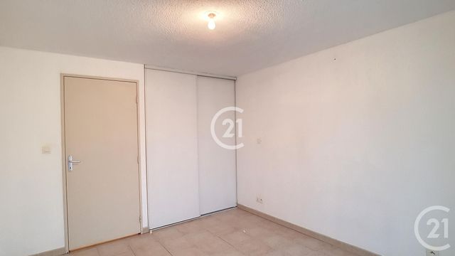 Appartement T2 &agrave; louer - 2 pi&egrave;ces - 44,13 m2 - Arles - 13 - PROVENCE-ALPES-COTE-D-AZUR