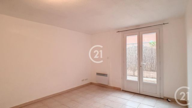 Appartement T2 &agrave; louer - 2 pi&egrave;ces - 44,13 m2 - Arles - 13 - PROVENCE-ALPES-COTE-D-AZUR