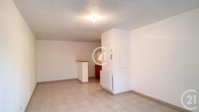 Appartement T2 &agrave; louer - 2 pi&egrave;ces - 44,13 m2 - Arles - 13 - PROVENCE-ALPES-COTE-D-AZUR