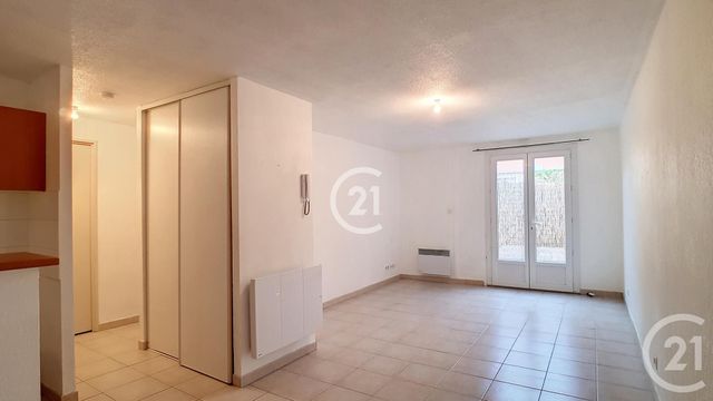 Appartement T2 &agrave; louer - 2 pi&egrave;ces - 44,13 m2 - Arles - 13 - PROVENCE-ALPES-COTE-D-AZUR