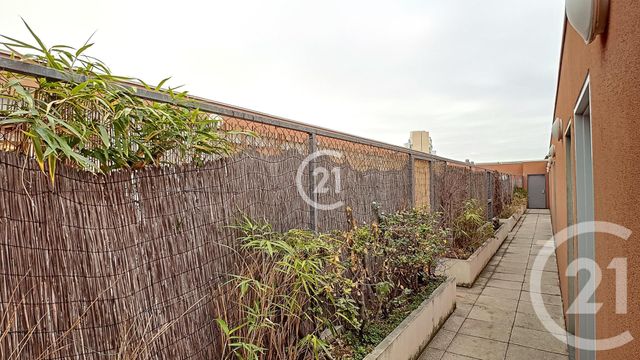 Appartement T2 &agrave; louer - 2 pi&egrave;ces - 44,13 m2 - Arles - 13 - PROVENCE-ALPES-COTE-D-AZUR