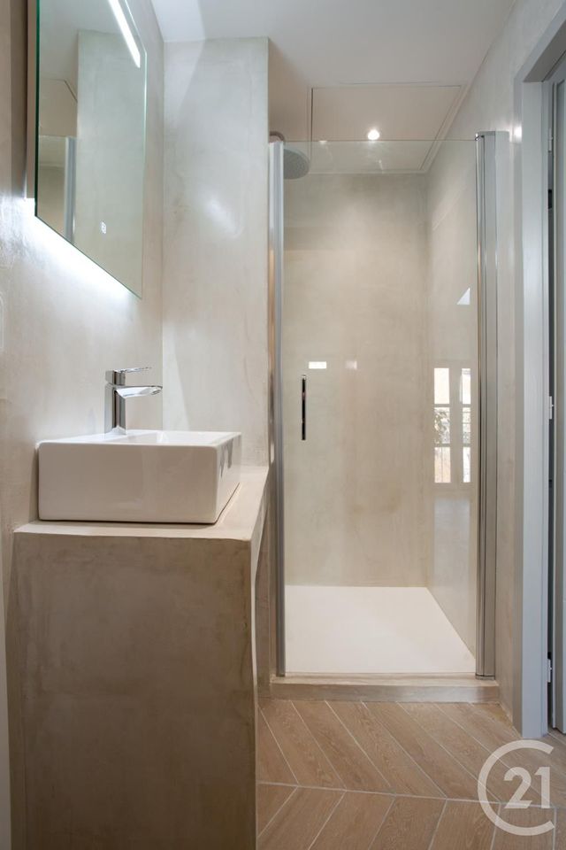 Appartement F2 &agrave; louer - 2 pi&egrave;ces - 31,99 m2 - Arles - 13 - PROVENCE-ALPES-COTE-D-AZUR