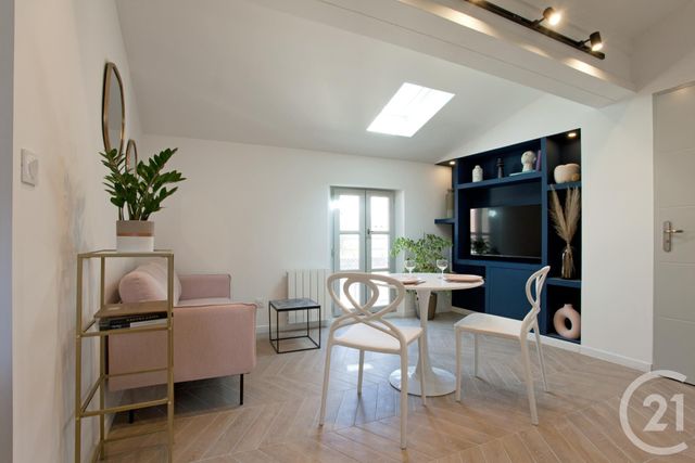 Appartement F2 &agrave; louer - 2 pi&egrave;ces - 31,99 m2 - Arles - 13 - PROVENCE-ALPES-COTE-D-AZUR