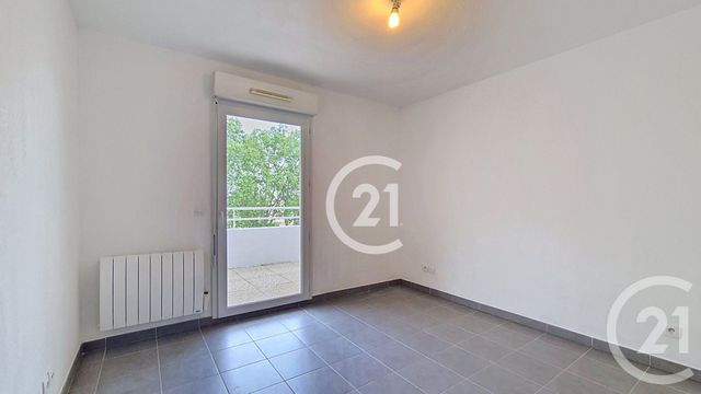 Appartement F4 &agrave; louer - 4 pi&egrave;ces - 89,79 m2 - St Martin De Crau - 13 - PROVENCE-ALPES-COTE-D-AZUR