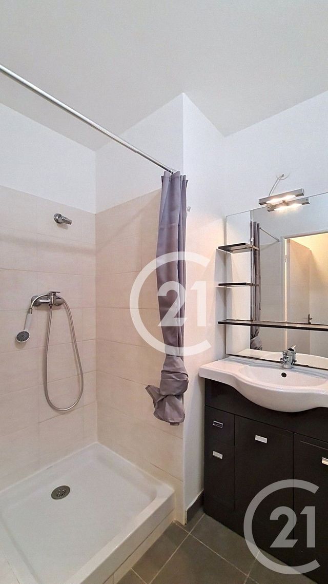 Appartement F4 &agrave; louer - 4 pi&egrave;ces - 89,79 m2 - St Martin De Crau - 13 - PROVENCE-ALPES-COTE-D-AZUR