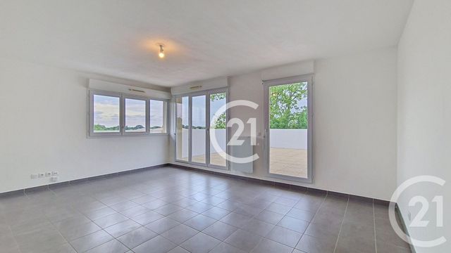 Appartement F4 &agrave; louer - 4 pi&egrave;ces - 89,79 m2 - St Martin De Crau - 13 - PROVENCE-ALPES-COTE-D-AZUR