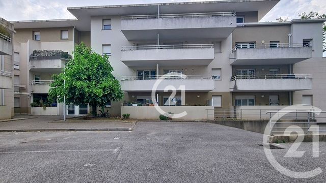 Appartement F4 &agrave; louer - 4 pi&egrave;ces - 89,79 m2 - St Martin De Crau - 13 - PROVENCE-ALPES-COTE-D-AZUR