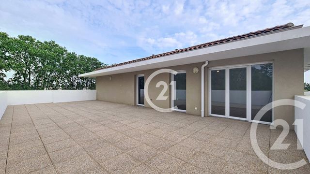 Appartement F4 &agrave; louer - 4 pi&egrave;ces - 89,79 m2 - St Martin De Crau - 13 - PROVENCE-ALPES-COTE-D-AZUR
