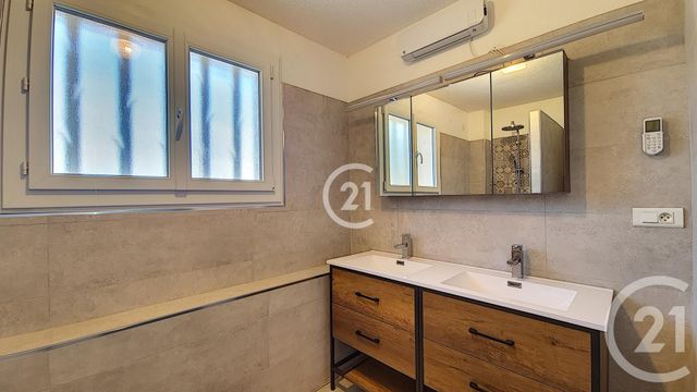 Maison &agrave; louer - 4 pi&egrave;ces - 107,14 m2 - St Martin De Crau - 13 - PROVENCE-ALPES-COTE-D-AZUR