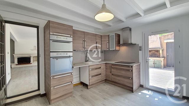 Maison &agrave; louer - 4 pi&egrave;ces - 107,14 m2 - St Martin De Crau - 13 - PROVENCE-ALPES-COTE-D-AZUR